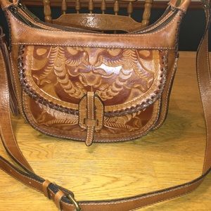 Almost new beautiful leather Patricia Nash purse !